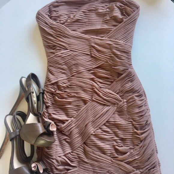 BCBG MaxAzria (WORN ONCE) Malinda blush colored, body con, ruched, size 0 dress - Picture 10 of 12